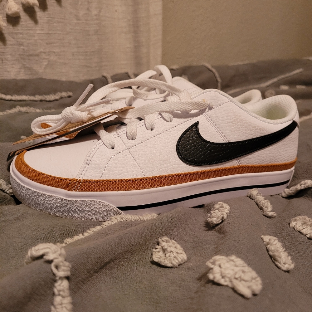 Nike shoes women